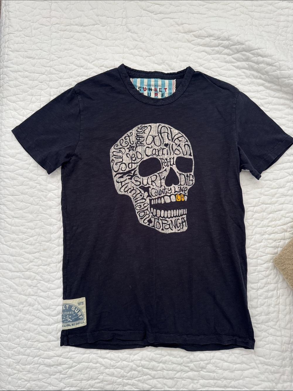 Sunset Surf - Men’s Black Skull Graphic Short Sleeve Tee